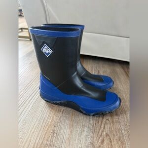 Kids' Black and Blue Muck Boots 5Y